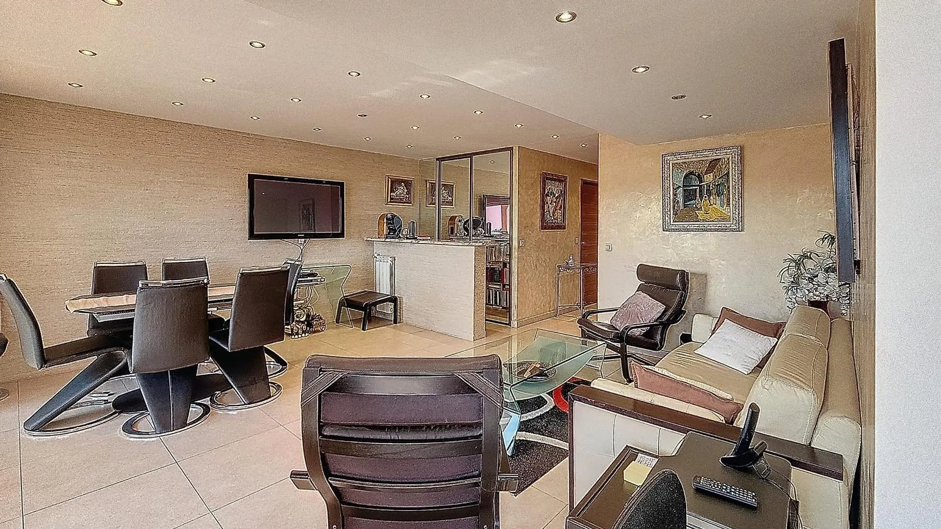 Henri Camille Real Estate - Kent - Huge 2 Bedrooms Appt - 5 Min Croisette Cannes Holiday home