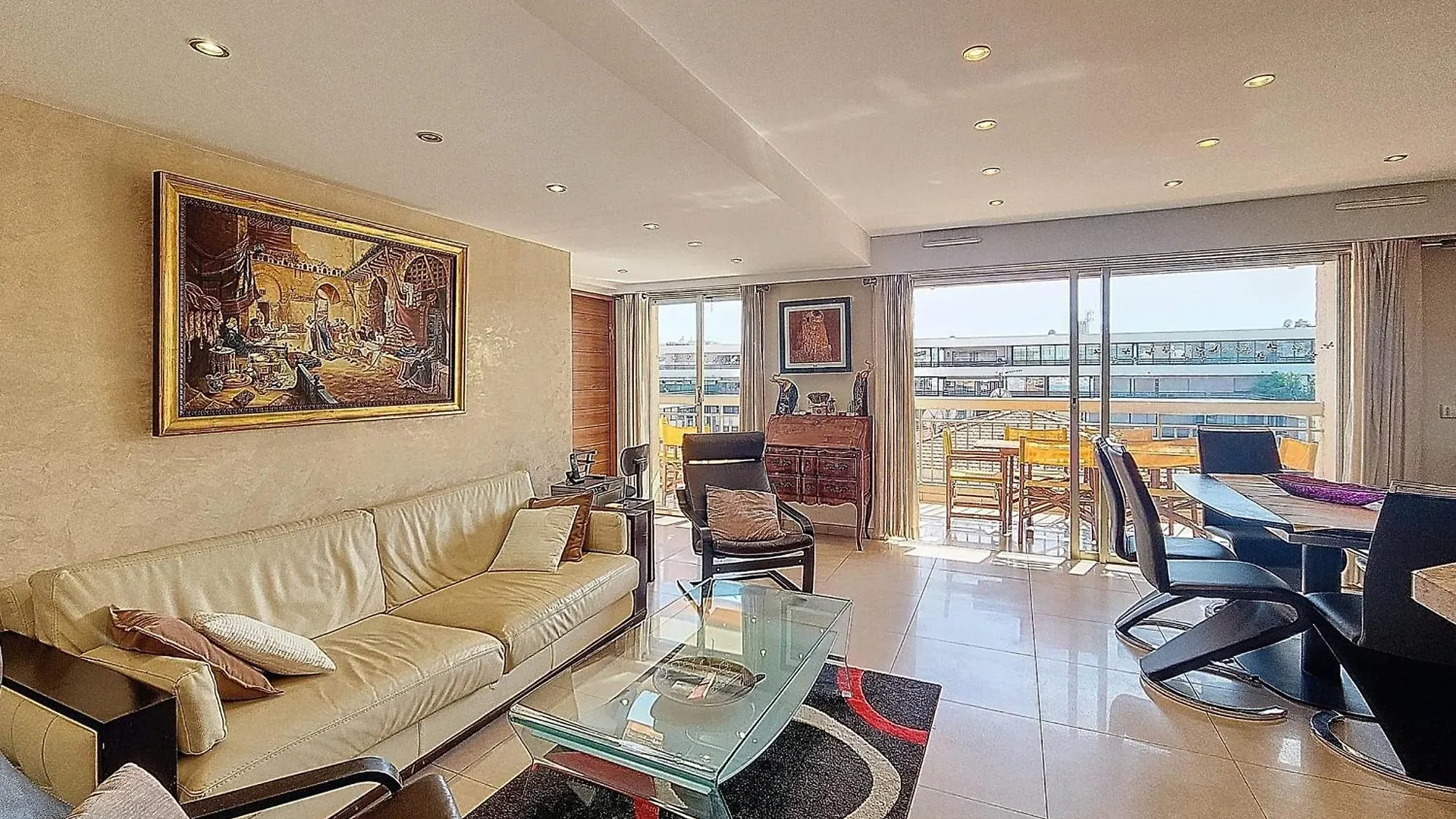 Henri Camille Real Estate - Kent - Huge 2 Bedrooms Appt - 5 Min Croisette Cannes