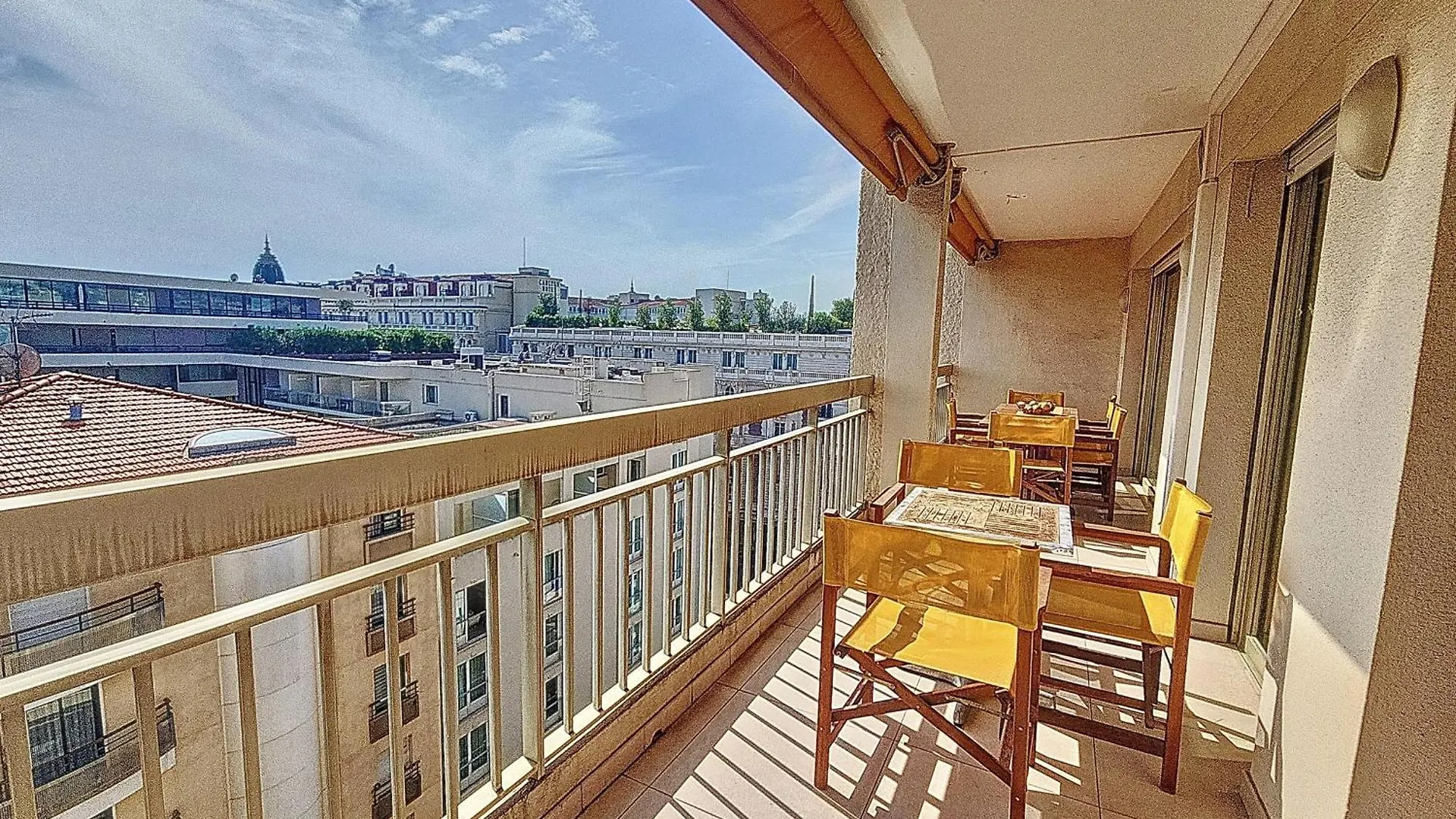 Henri Camille Real Estate - Kent - Huge 2 Bedrooms Appt - 5 Min Croisette Cannes 0*,  França